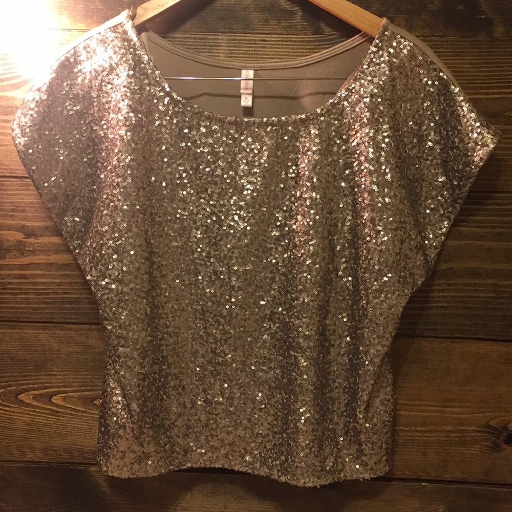Sequined top! ✨